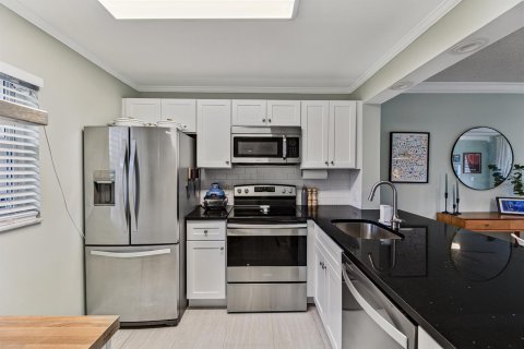 Condo in Davie, Florida, 1 bedroom № 2260091 - photo 15