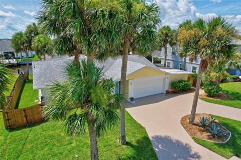 House in Flagler Beach, Florida 3 bedrooms, 174.47 sq.m. № 1408542 - photo 2