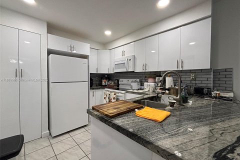 Copropriété à vendre à Miami, Floride: 2 chambres, 88.07 m2 № 1944297 - photo 5