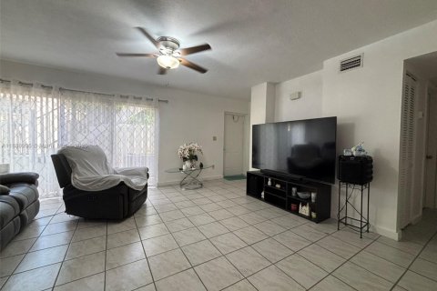 Copropriété à vendre à Miami, Floride: 2 chambres, 88.07 m2 № 1944297 - photo 15