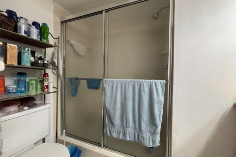 Copropriété à vendre à Miami, Floride: 2 chambres, 88.07 m2 № 1944297 - photo 11