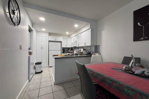 Copropriété à vendre à Miami, Floride: 2 chambres, 88.07 m2 № 1944297 - photo 16
