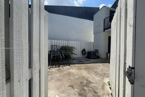 Copropriété à vendre à Miami, Floride: 2 chambres, 88.07 m2 № 1944297 - photo 19