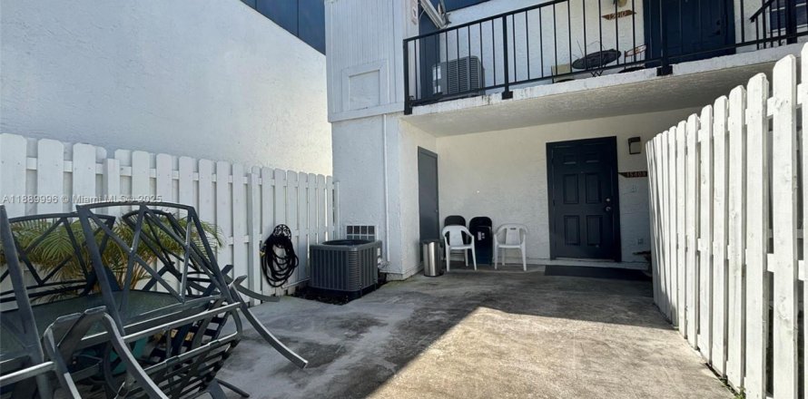 Condo à Miami, Floride, 2 chambres  № 1944297