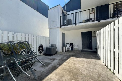 Copropriété à vendre à Miami, Floride: 2 chambres, 88.07 m2 № 1944297 - photo 17