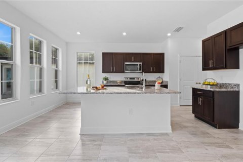 Casa en alquiler en Saint Petersburg, Florida, 3 dormitorios, 202.34 m2 № 2105409 - foto 9