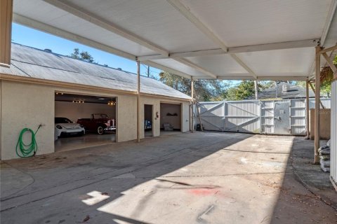 Commercial property in New Smyrna Beach, Florida № 1525821 - photo 26