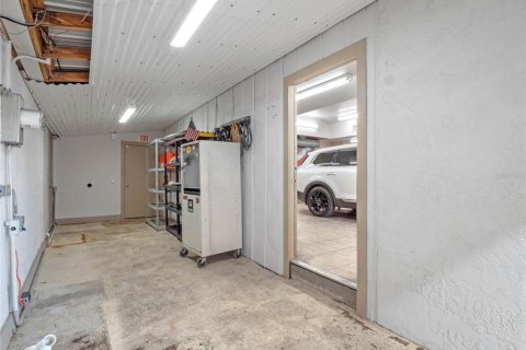 Commercial property in New Smyrna Beach, Florida № 1525821 - photo 15