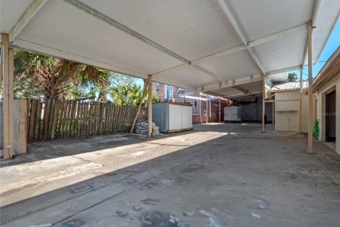 Commercial property in New Smyrna Beach, Florida № 1525821 - photo 29