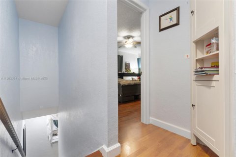Townhouse in Hialeah, Florida 2 bedrooms, 134.89 sq.m. № 1954573 - photo 22