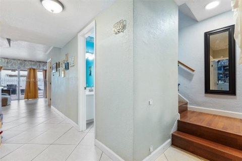 Townhouse in Hialeah, Florida 2 bedrooms, 134.89 sq.m. № 1954573 - photo 9