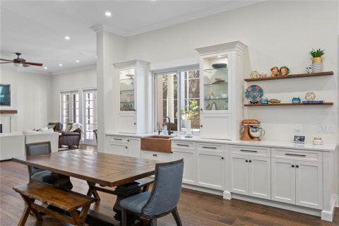 Villa ou maison à vendre à Tampa, Floride: 4 chambres, 445.19 m2 № 2200153 - photo 12