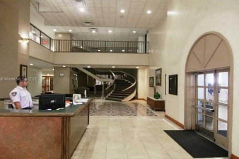 Propiedad comercial en venta en North Miami, Florida № 1960243 - foto 15