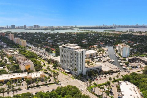 Propiedad comercial en venta en North Miami, Florida № 1960243 - foto 7