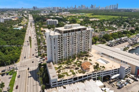 Propiedad comercial en venta en North Miami, Florida № 1960243 - foto 5