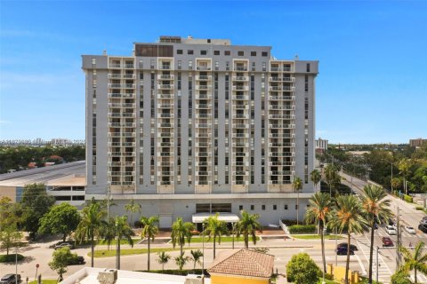 Propiedad comercial en venta en North Miami, Florida № 1960243 - foto 6