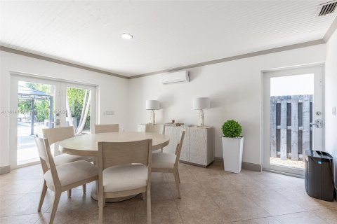Villa ou maison à louer à Miami Beach, Floride: 4 chambres, 299.98 m2 № 1763091 - photo 22