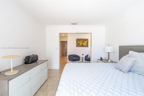 Villa ou maison à louer à Miami Beach, Floride: 4 chambres, 299.98 m2 № 1763091 - photo 30