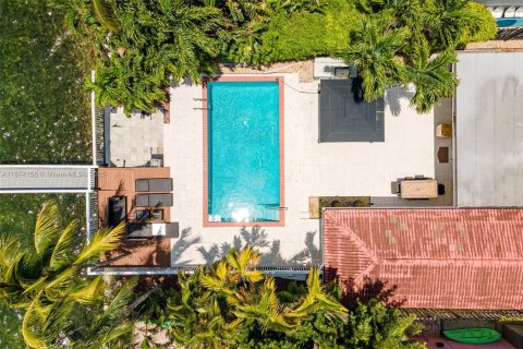 Villa ou maison à louer à Miami Beach, Floride: 4 chambres, 299.98 m2 № 1763091 - photo 4