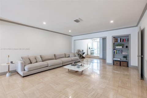 Villa ou maison à louer à Miami Beach, Floride: 4 chambres, 299.98 m2 № 1763091 - photo 9
