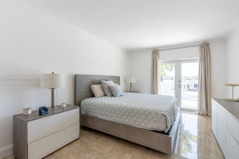 Villa ou maison à louer à Miami Beach, Floride: 4 chambres, 299.98 m2 № 1763091 - photo 27