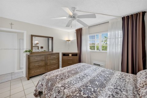 Condominio en venta en Miami, Florida, 1 dormitorio, 63.92 m2 № 2012693 - foto 14