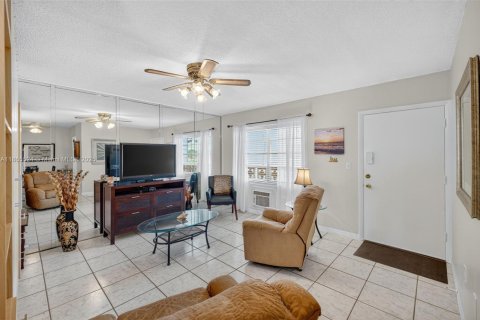 Condominio en venta en Miami, Florida, 1 dormitorio, 63.92 m2 № 2012693 - foto 7