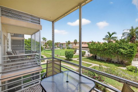 Condominio en venta en Miami, Florida, 1 dormitorio, 63.92 m2 № 2012693 - foto 20