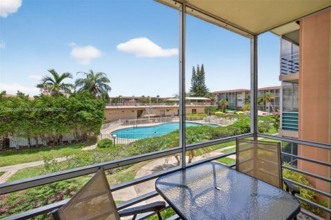 Condominio en venta en Miami, Florida, 1 dormitorio, 63.92 m2 № 2012693 - foto 19