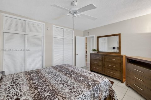 Condominio en venta en Miami, Florida, 1 dormitorio, 63.92 m2 № 2012693 - foto 15