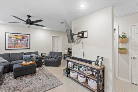 Villa ou maison à louer à Tampa, Floride: 3 chambres, 128.11 m2 № 2102312 - photo 7