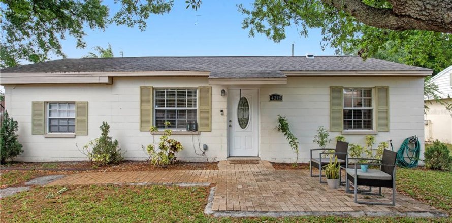 Villa ou maison à Tampa, Floride 3 chambres, 128.11 m2 № 2102312