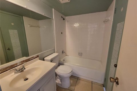 Condo in Orlando, Florida, 2 bedrooms  № 1838409 - photo 15