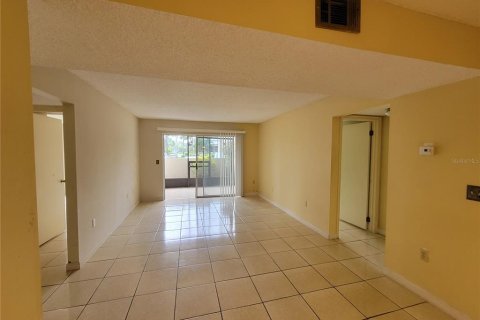 Condo in Orlando, Florida, 2 bedrooms  № 1838409 - photo 9