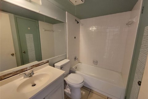 Condo in Orlando, Florida, 2 bedrooms  № 1838409 - photo 16