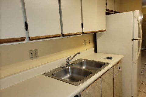 Condo in Orlando, Florida, 2 bedrooms  № 1838409 - photo 6