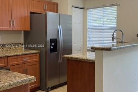 Touwnhouse à louer à Pembroke Pines, Floride: 2 chambres, 128.11 m2 № 1965035 - photo 7