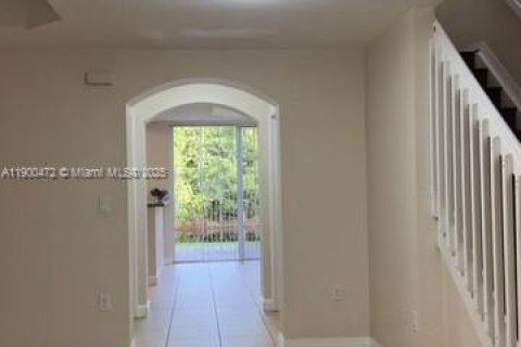 Touwnhouse à louer à Pembroke Pines, Floride: 2 chambres, 128.11 m2 № 1965035 - photo 3