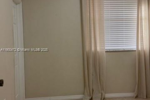 Touwnhouse à louer à Pembroke Pines, Floride: 2 chambres, 128.11 m2 № 1965035 - photo 17