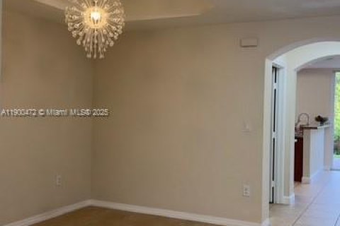 Touwnhouse à louer à Pembroke Pines, Floride: 2 chambres, 128.11 m2 № 1965035 - photo 4