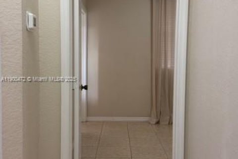 Touwnhouse à louer à Pembroke Pines, Floride: 2 chambres, 128.11 m2 № 1965035 - photo 21