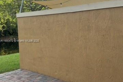 Touwnhouse à louer à Pembroke Pines, Floride: 2 chambres, 128.11 m2 № 1965035 - photo 10