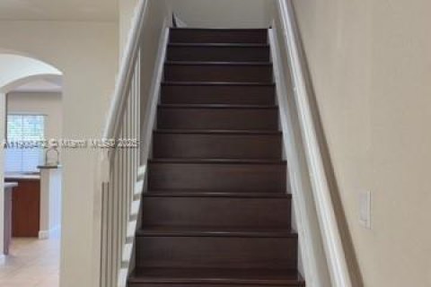 Touwnhouse à louer à Pembroke Pines, Floride: 2 chambres, 128.11 m2 № 1965035 - photo 14