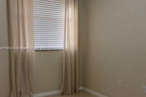 Touwnhouse à louer à Pembroke Pines, Floride: 2 chambres, 128.11 m2 № 1965035 - photo 16