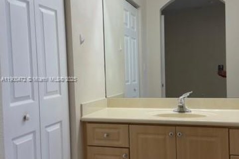 Touwnhouse à louer à Pembroke Pines, Floride: 2 chambres, 128.11 m2 № 1965035 - photo 20