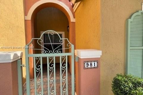 Touwnhouse à louer à Pembroke Pines, Floride: 2 chambres, 128.11 m2 № 1965035 - photo 1