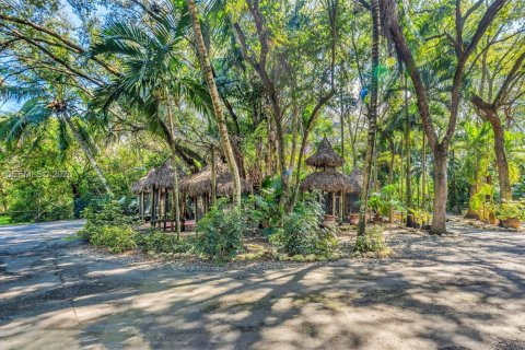 Villa ou maison à vendre à Homestead, Floride: 5 chambres, 327.67 m2 № 2171937 - photo 11