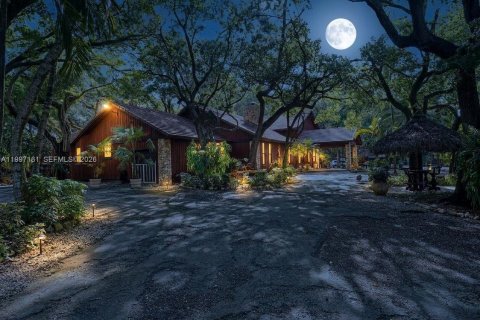 Villa ou maison à vendre à Homestead, Floride: 5 chambres, 327.67 m2 № 2171937 - photo 3