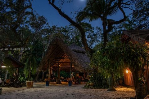 Villa ou maison à vendre à Homestead, Floride: 5 chambres, 327.67 m2 № 2171937 - photo 6