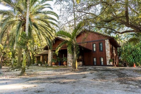Villa ou maison à vendre à Homestead, Floride: 5 chambres, 327.67 m2 № 2171937 - photo 15